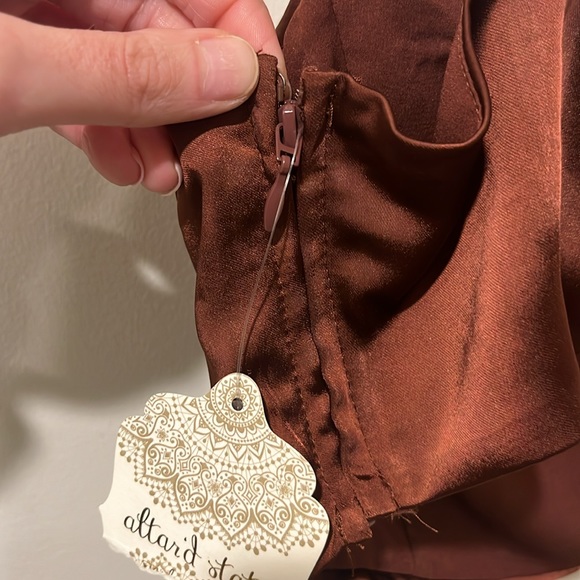 Cropped spaghetti strap silk top - Picture 3 of 4